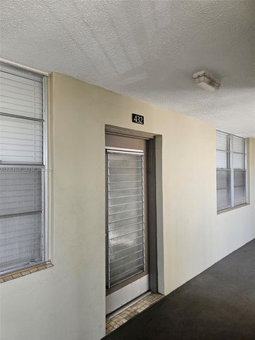 2998 NW 48th Ter 432, Lauderdale Lakes, FL 33313