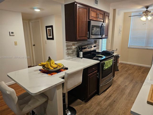 2998 NW 48th Ter 432, Lauderdale Lakes, FL 33313