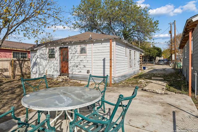 2214 Menchaca, San Antonio, TX 78207