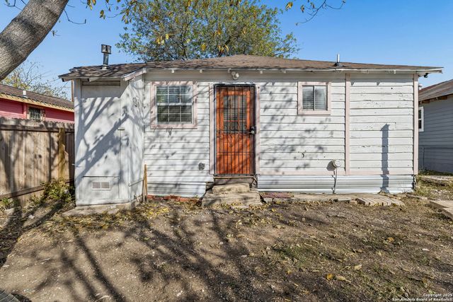 2214 Menchaca, San Antonio, TX 78207
