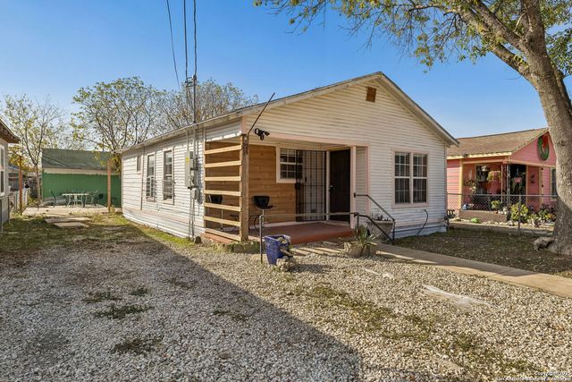 2214 Menchaca, San Antonio, TX 78207