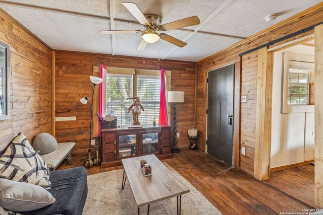 2214 Menchaca, San Antonio, TX 78207