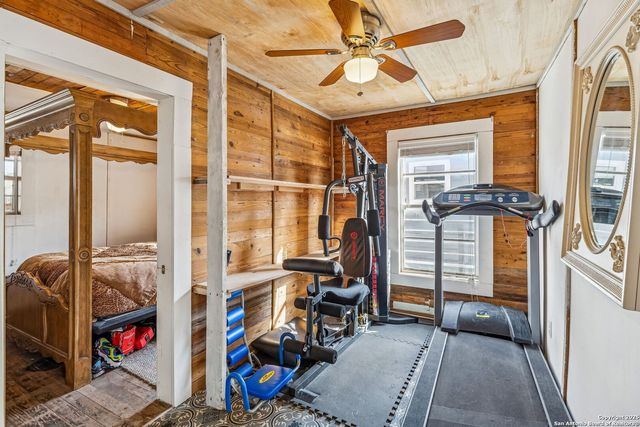 2214 Menchaca, San Antonio, TX 78207