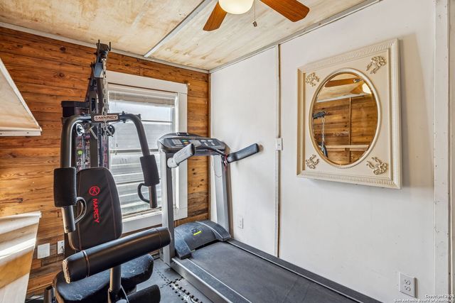 2214 Menchaca, San Antonio, TX 78207