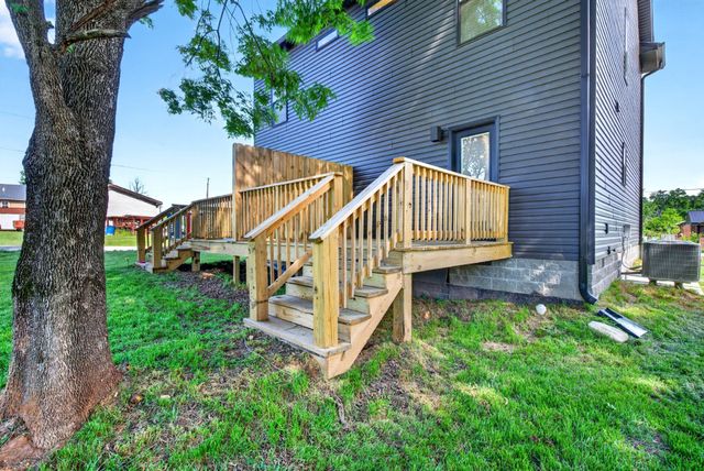 230 Third St, Guthrie, KY 42234