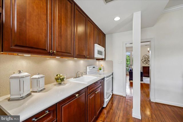 126 E ST SE, Washington, DC 20003