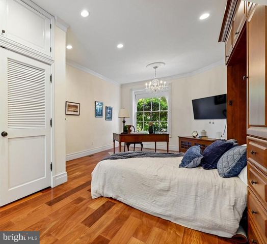 126 E ST SE, Washington, DC 20003