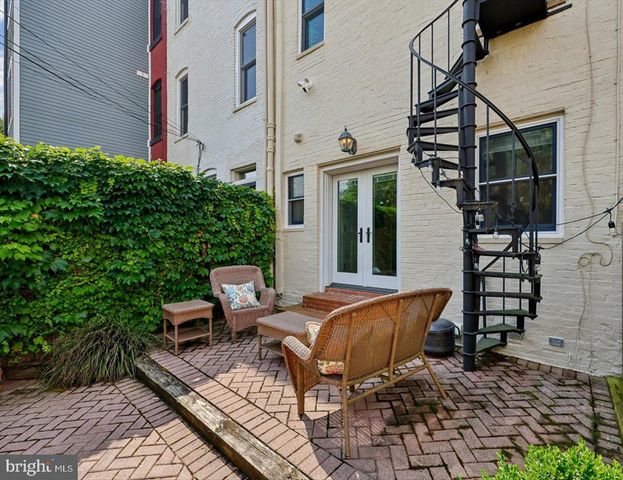 126 E ST SE, Washington, DC 20003