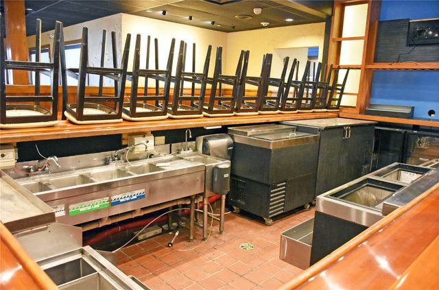 3939 1st Avenue SE, Cedar Rapids, IA 52402