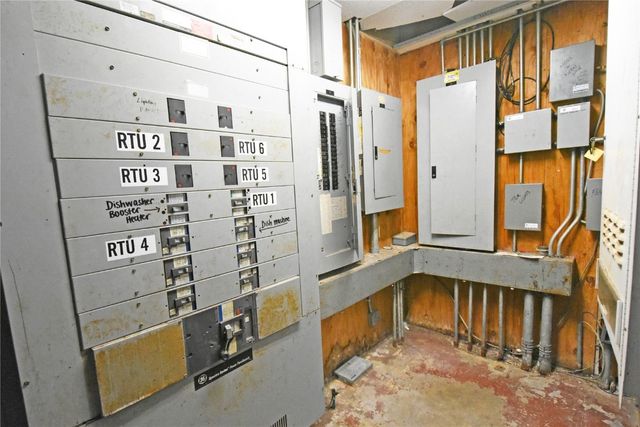 3939 1st Avenue SE, Cedar Rapids, IA 52402