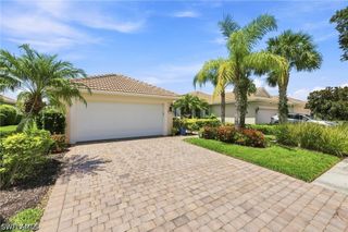 8732 Querce CT, Naples, FL 34114