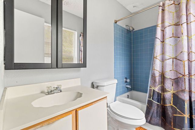 5011 KENTON TRCE, San Antonio, TX 78240