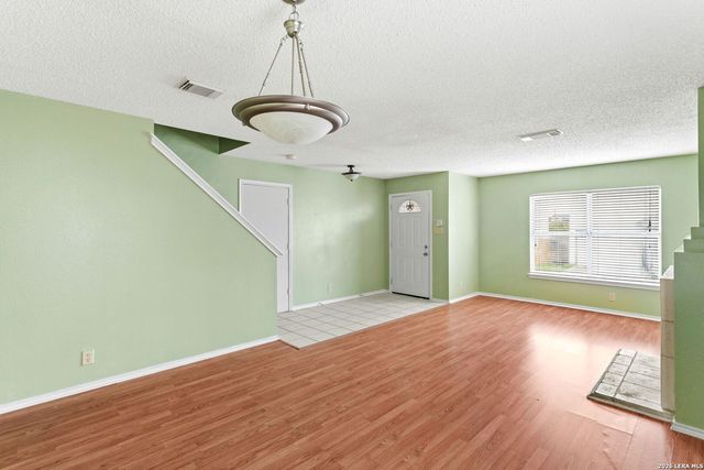 5011 KENTON TRCE, San Antonio, TX 78240