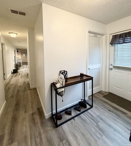 951 W BARNER Street, Frankfort, IN 46041