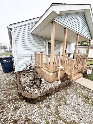 951 W BARNER Street, Frankfort, IN 46041