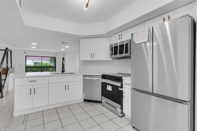 8811 SW 130th Pl 204, Miami, FL 33186