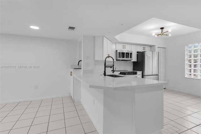 8811 SW 130th Pl 204, Miami, FL 33186