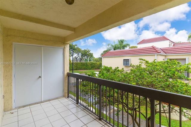 8811 SW 130th Pl 204, Miami, FL 33186