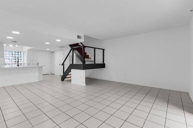 8811 SW 130th Pl 204, Miami, FL 33186