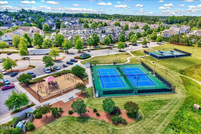 121 Synandra Lane, Holly Springs, NC 27540