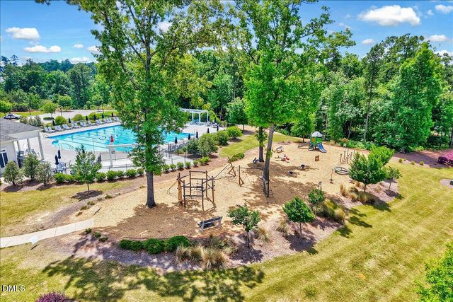 121 Synandra Lane, Holly Springs, NC 27540