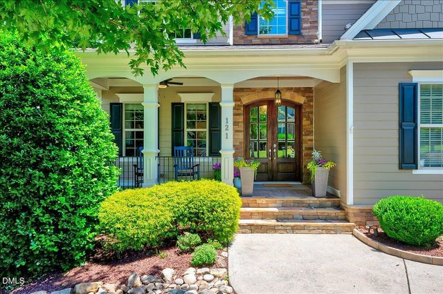 121 Synandra Lane, Holly Springs, NC 27540