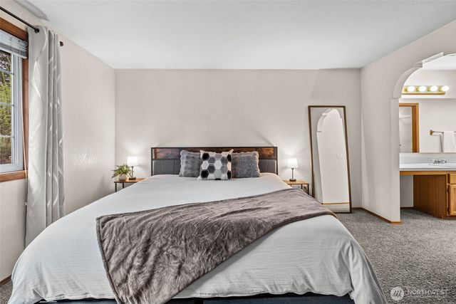 6620 N Van Decar Road SE, Port Orchard, WA 98367