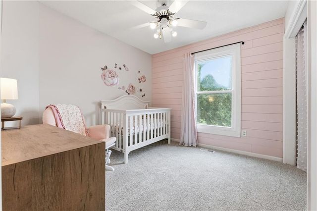 105 SE HARVARD Drive, Blue Springs, MO 64014