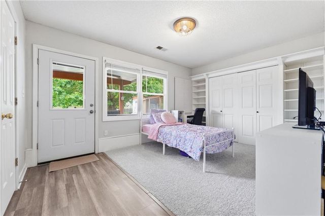 105 SE HARVARD Drive, Blue Springs, MO 64014