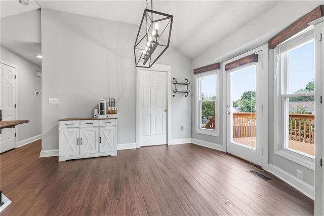 105 SE HARVARD Drive, Blue Springs, MO 64014
