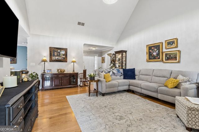 514 Bradford Park Ct, Loganville, GA 30052