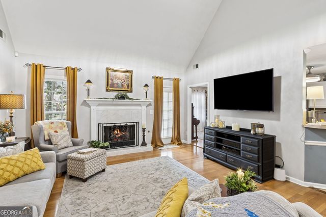 514 Bradford Park Ct, Loganville, GA 30052