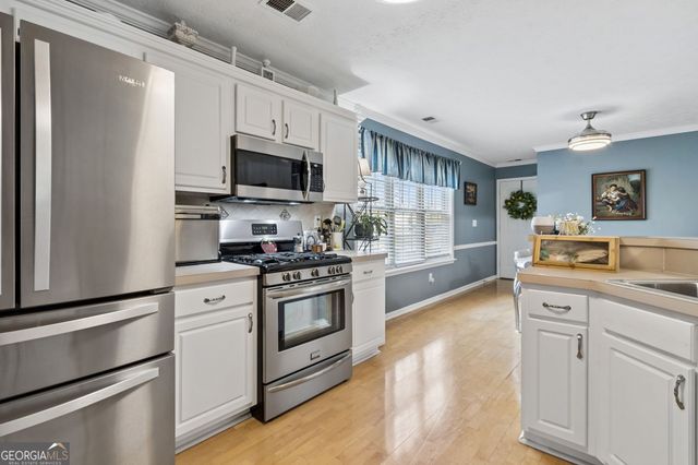 514 Bradford Park Ct, Loganville, GA 30052