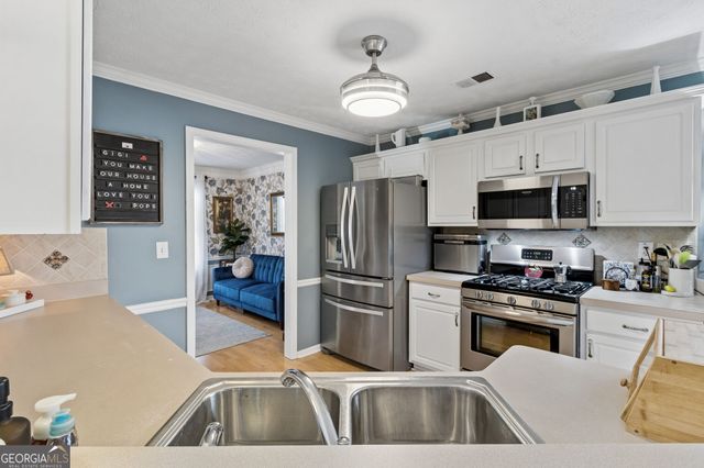 514 Bradford Park Ct, Loganville, GA 30052