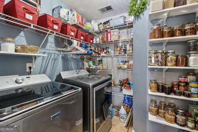 514 Bradford Park Ct, Loganville, GA 30052