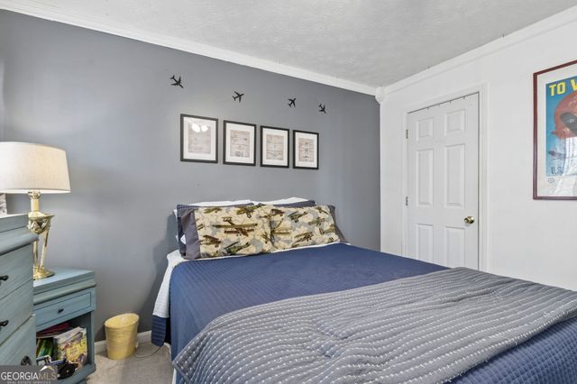 514 Bradford Park Ct, Loganville, GA 30052