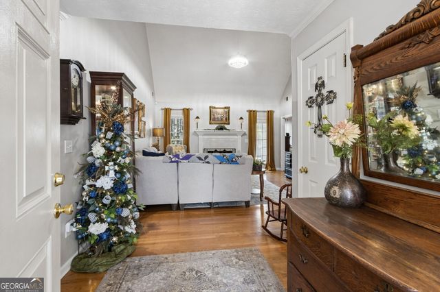 514 Bradford Park Ct, Loganville, GA 30052