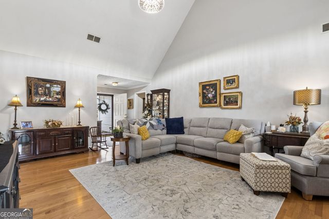 514 Bradford Park Ct, Loganville, GA 30052