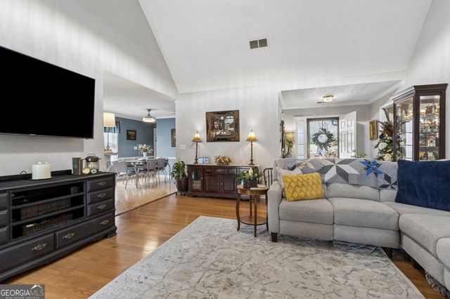 514 Bradford Park Ct, Loganville, GA 30052