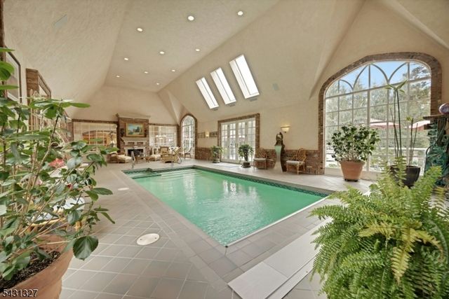 1055 High Mountain Rd, Franklin Lakes Boro, NJ 07417