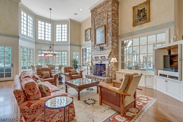 1055 High Mountain Rd, Franklin Lakes Boro, NJ 07417