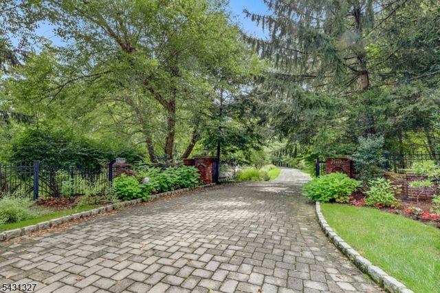 1055 High Mountain Rd, Franklin Lakes Boro, NJ 07417