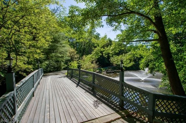 1055 High Mountain Rd, Franklin Lakes Boro, NJ 07417