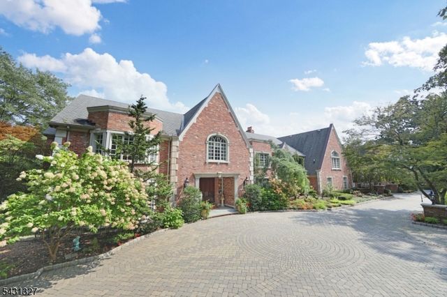 1055 High Mountain Rd, Franklin Lakes Boro, NJ 07417
