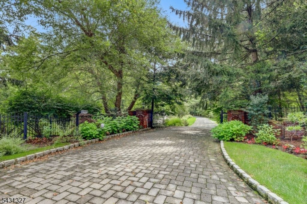 1055 High Mountain Rd, Franklin Lakes Boro, NJ 07417 — photo 3