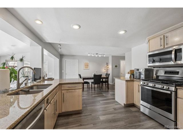 2711 S Oakland Cir E, Aurora, CO 80014