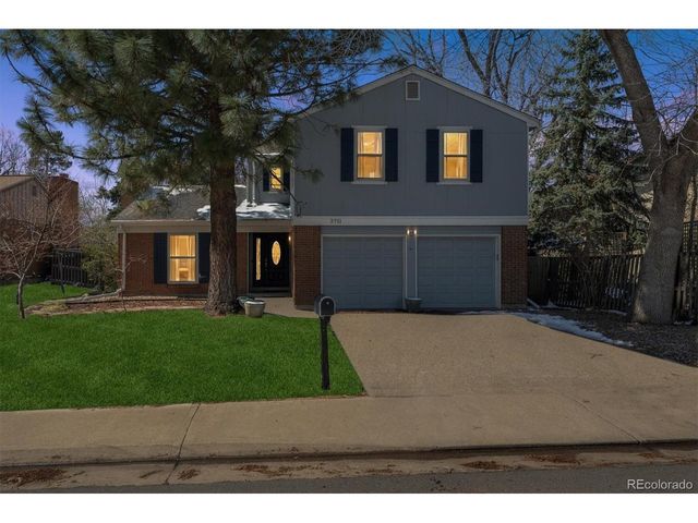 2711 S Oakland Cir E, Aurora, CO 80014