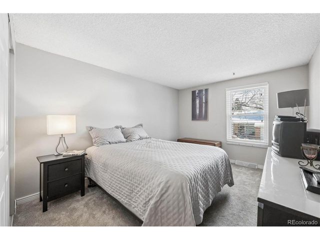 2711 S Oakland Cir E, Aurora, CO 80014