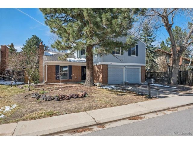 2711 S Oakland Cir E, Aurora, CO 80014