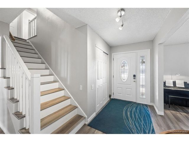 2711 S Oakland Cir E, Aurora, CO 80014